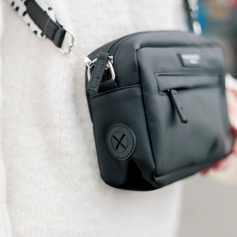 Dog walk bag and strap - black